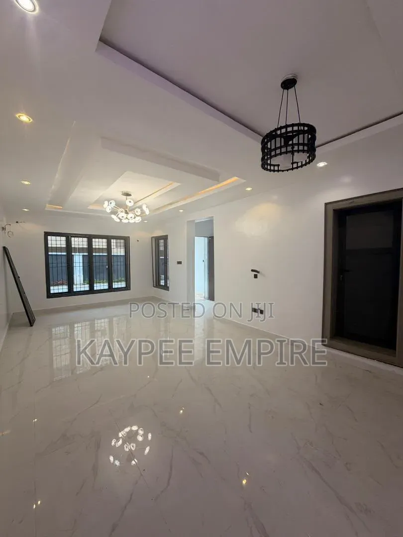 4bdrm Duplex in Jahi for sale