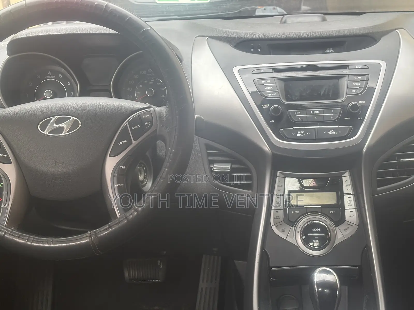 Hyundai Elantra Limited Sedan FWD (1.8L 4cyl 6A) 2013 White