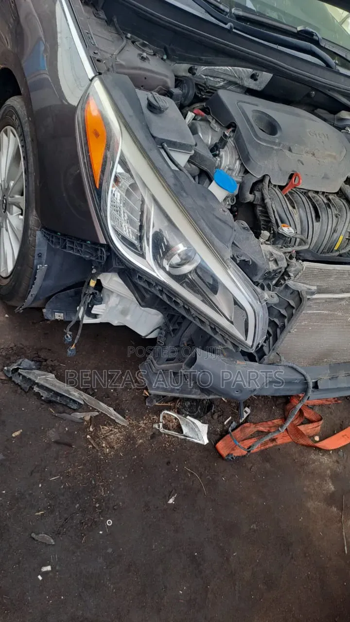 Hyundai Santa 2015 Headlight