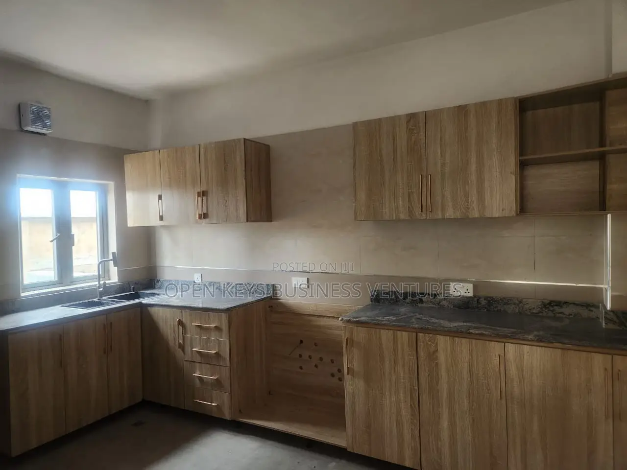 3bdrm Duplex in Old Bodija Est for rent