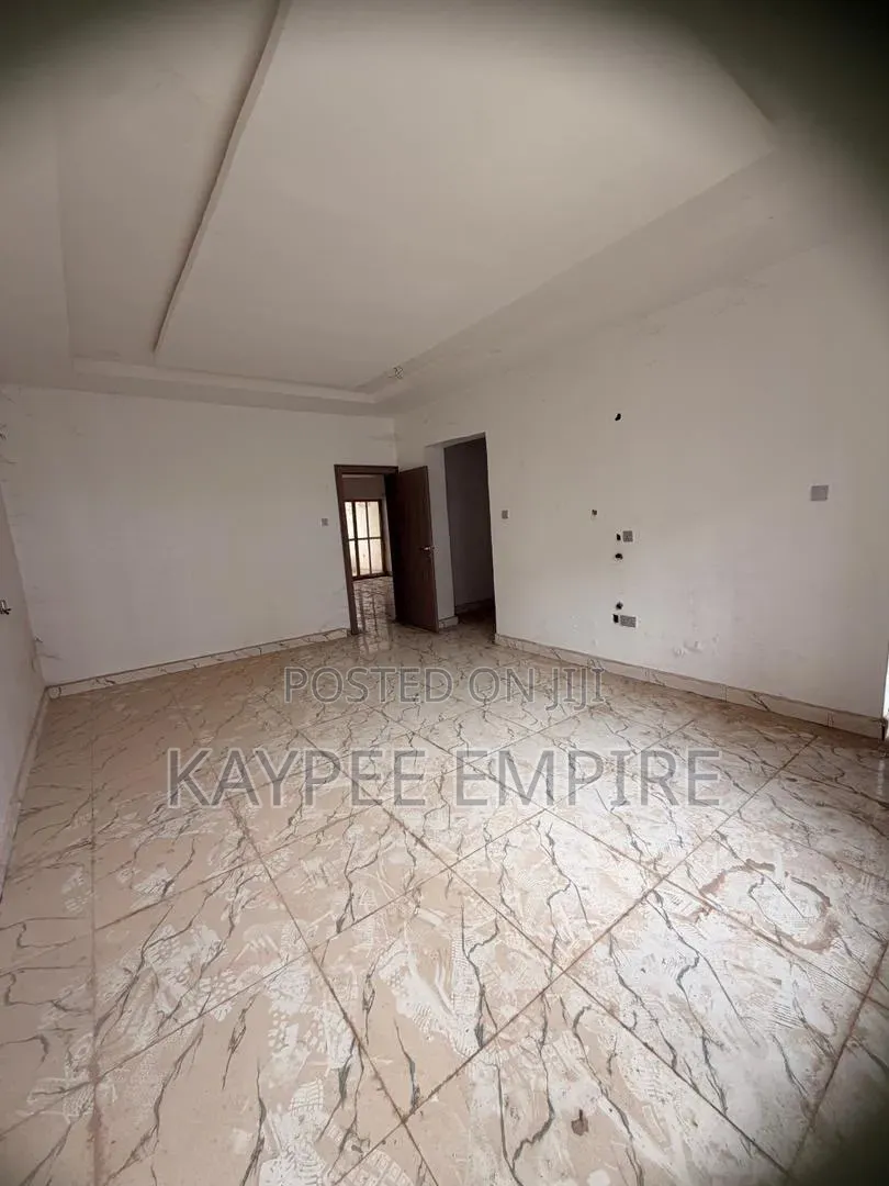 3bdrm Block of Flats in Mabushi for rent