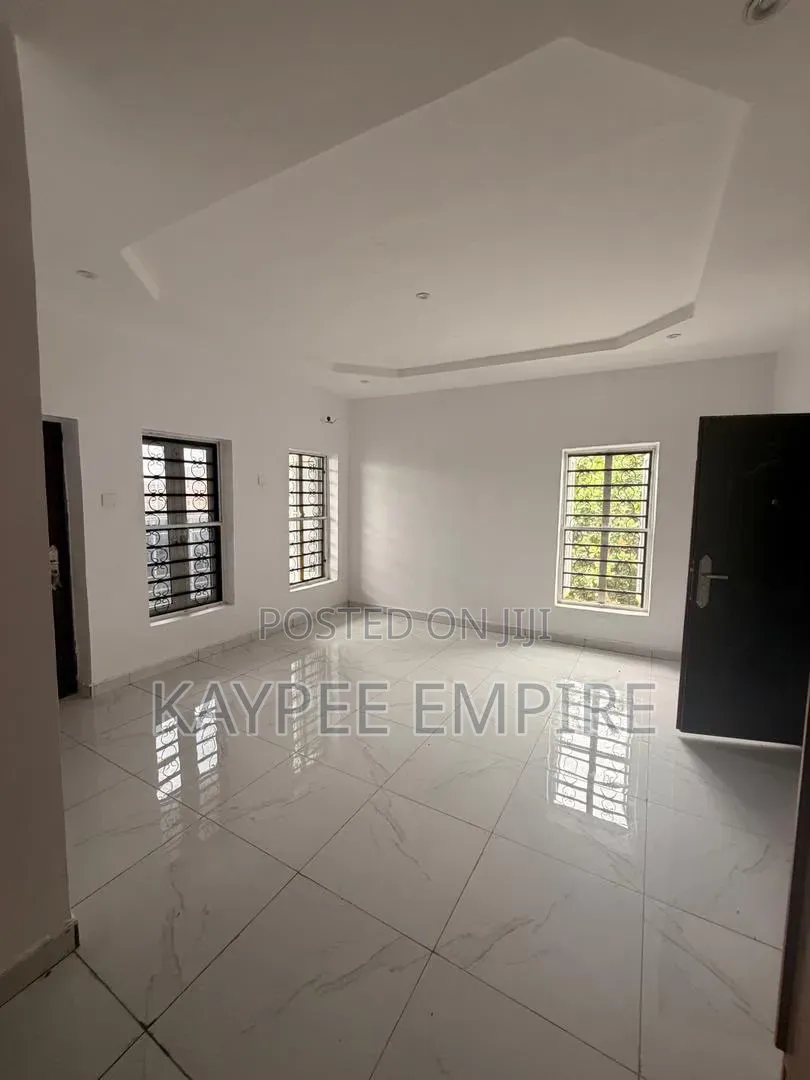 3bdrm Block of Flats in Mabushi for rent