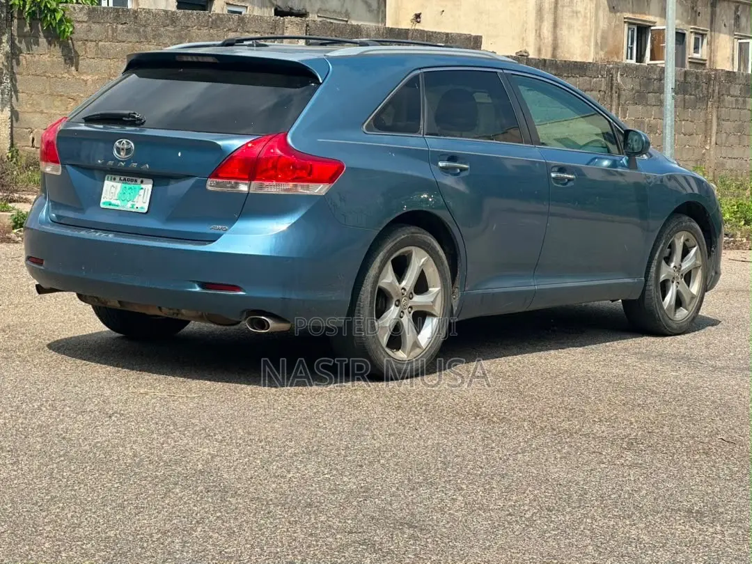 Toyota Venza V6 AWD 2010 Blue