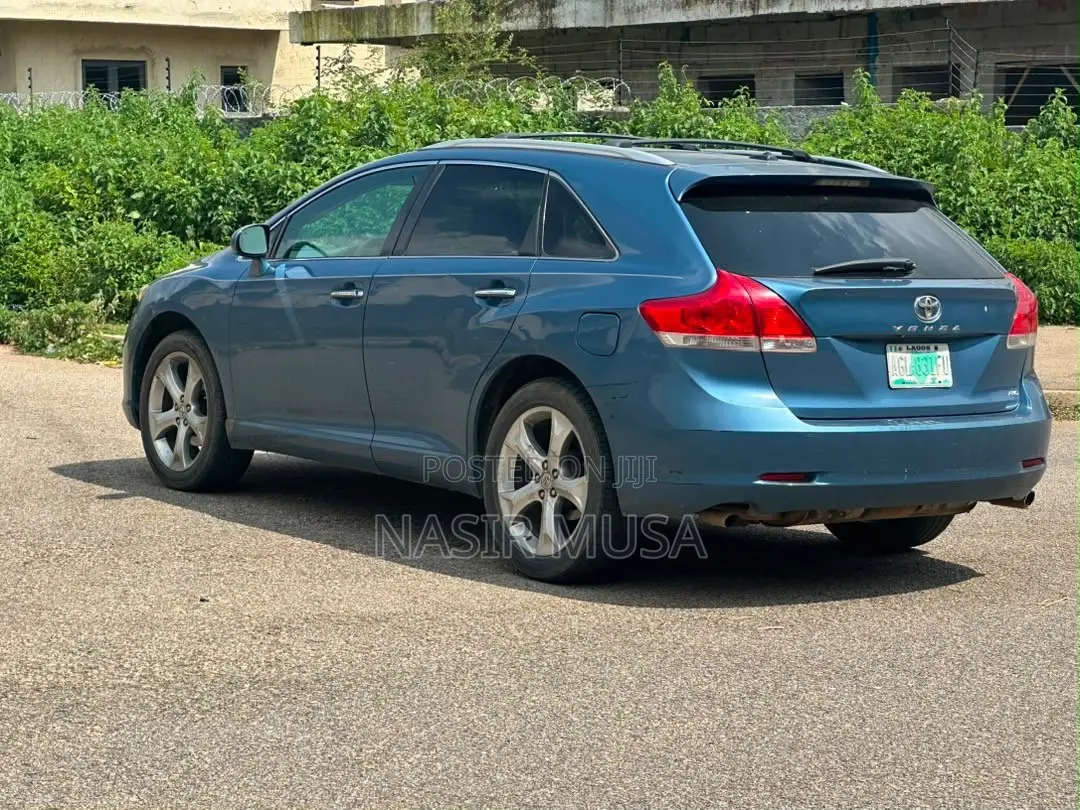 Toyota Venza V6 AWD 2010 Blue