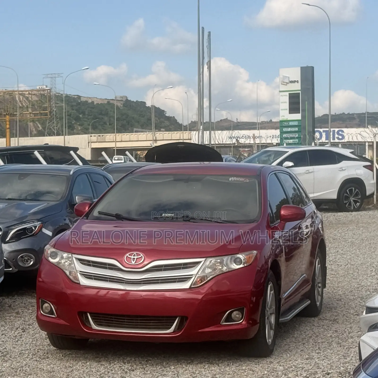 Toyota Venza XLE 2011 Red
