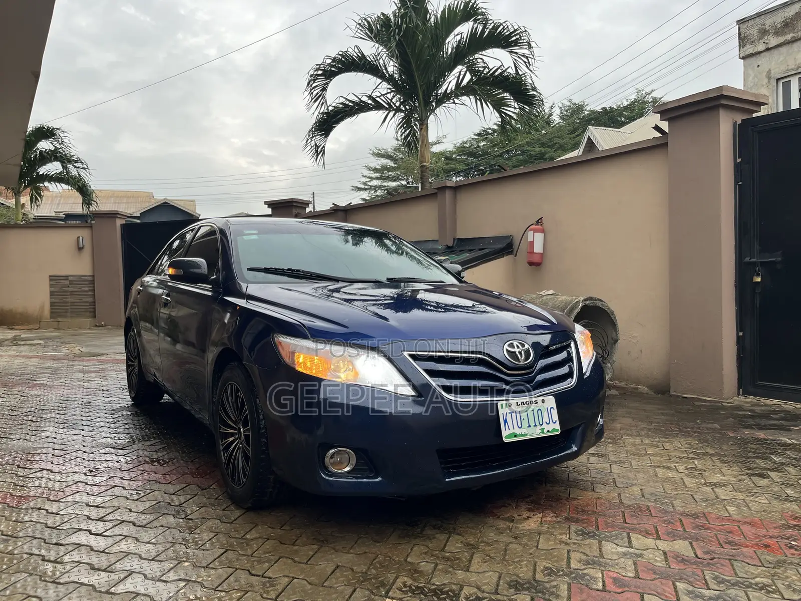 Toyota Camry LE 4dr Sedan (2.5L 4cyl 6A) 2011 Blue