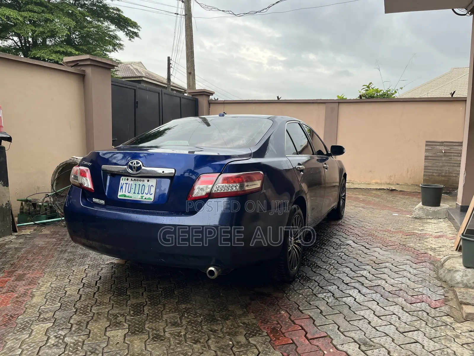 Toyota Camry LE 4dr Sedan (2.5L 4cyl 6A) 2011 Blue