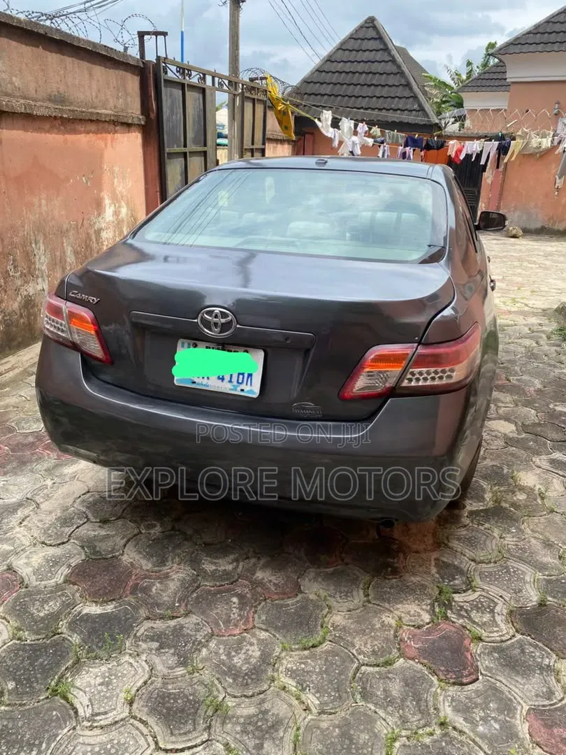 Toyota Camry 2010 Gray