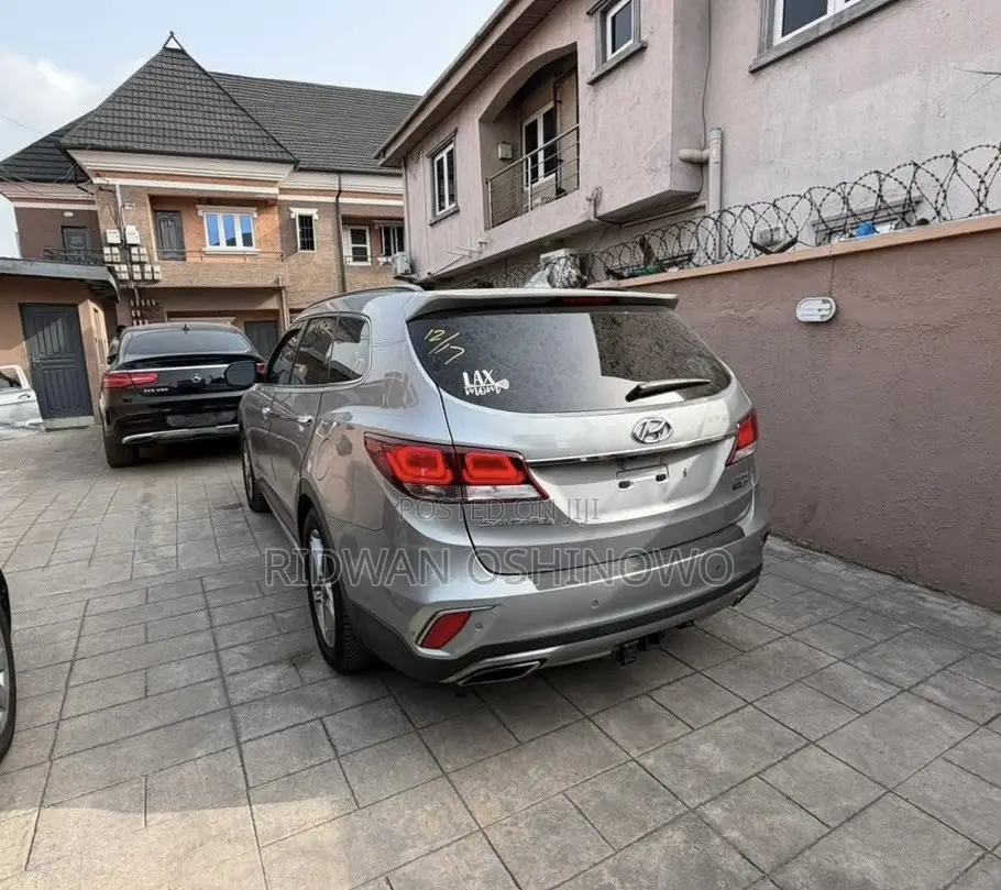 Hyundai Santa Fe Limited Ultimate AWD 2017 Silver