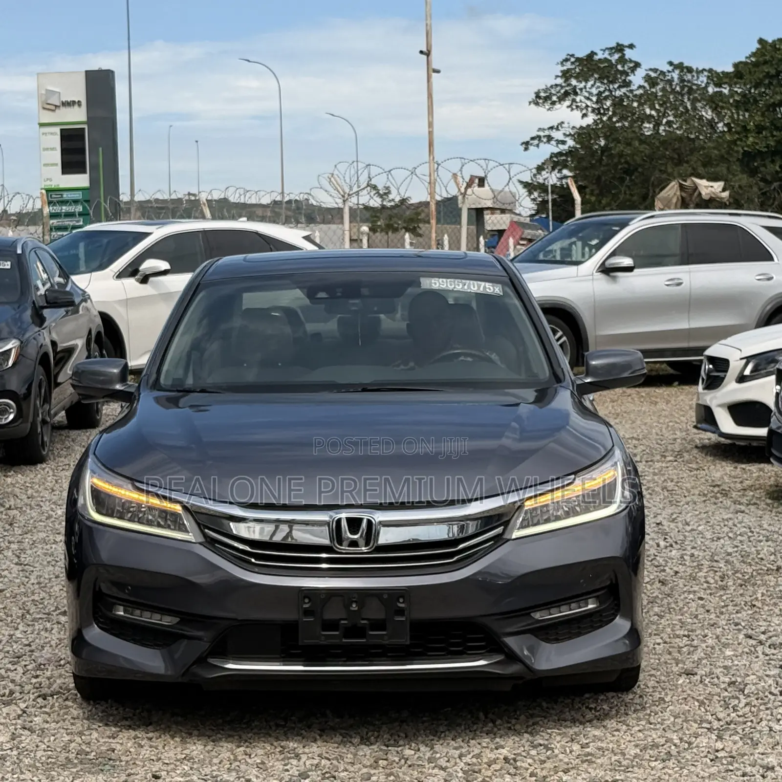 Honda Accord Touring 4dr Sedan FWD (3.5L 6cyl 6A) 2016 Gray