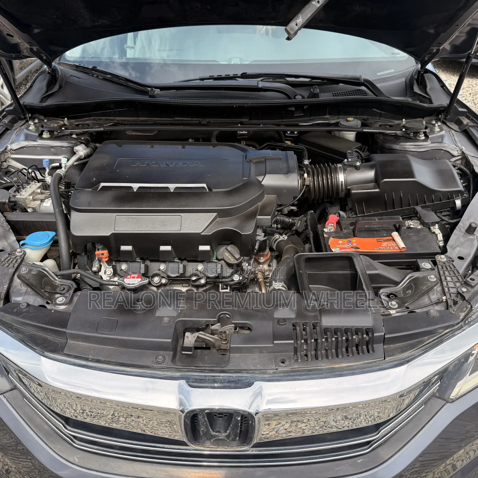 Honda Accord Touring 4dr Sedan FWD (3.5L 6cyl 6A) 2016 Gray