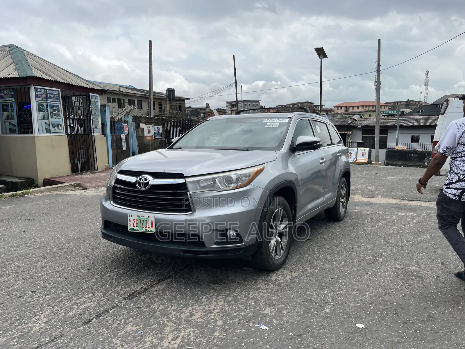 Toyota Highlander XLE 4dr SUV AWD (3.5L 6cyl 6A) 2015 Gray