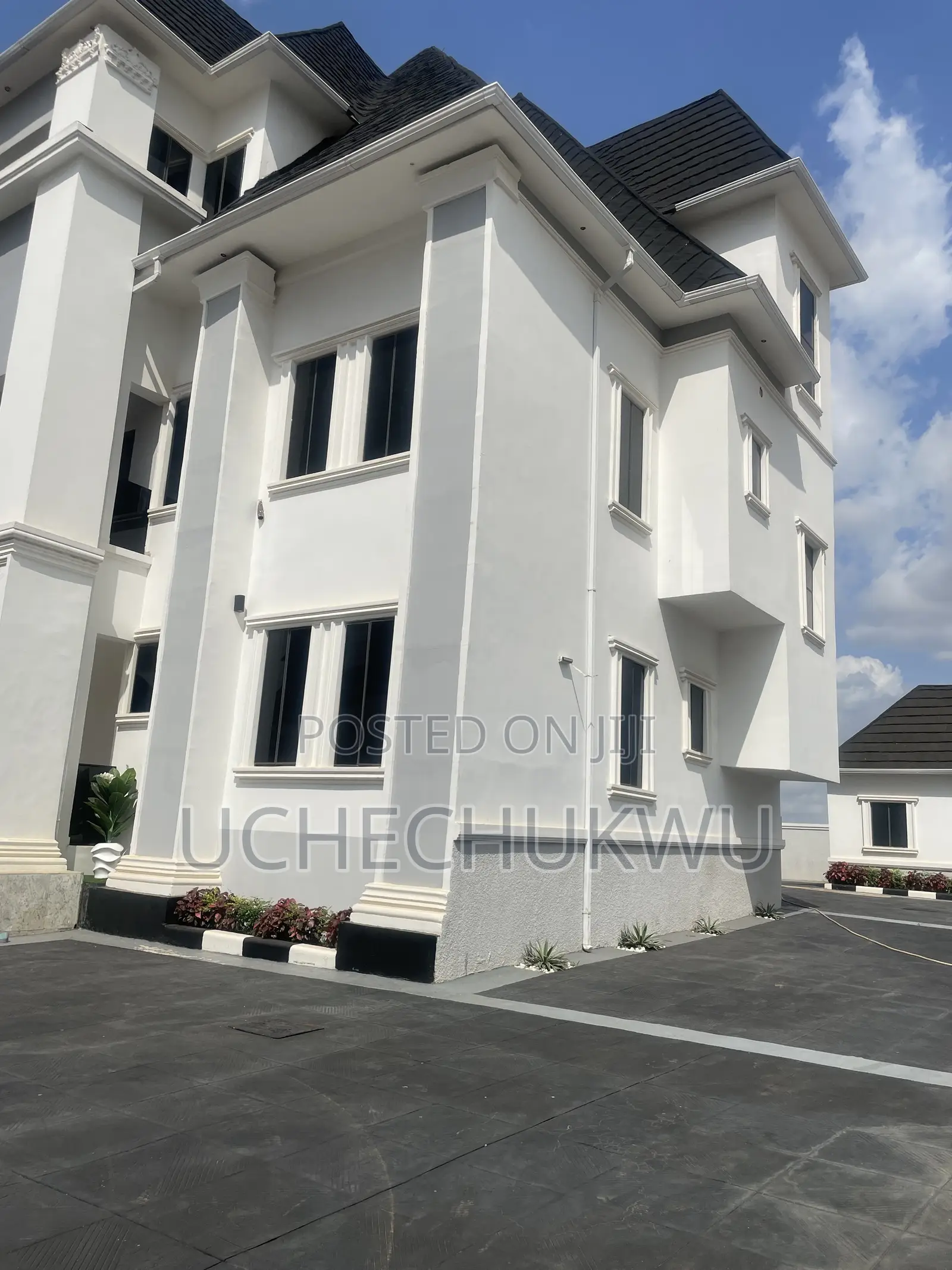 6bdrm Penthouse in Fapline Estate, Dakwo District for sale