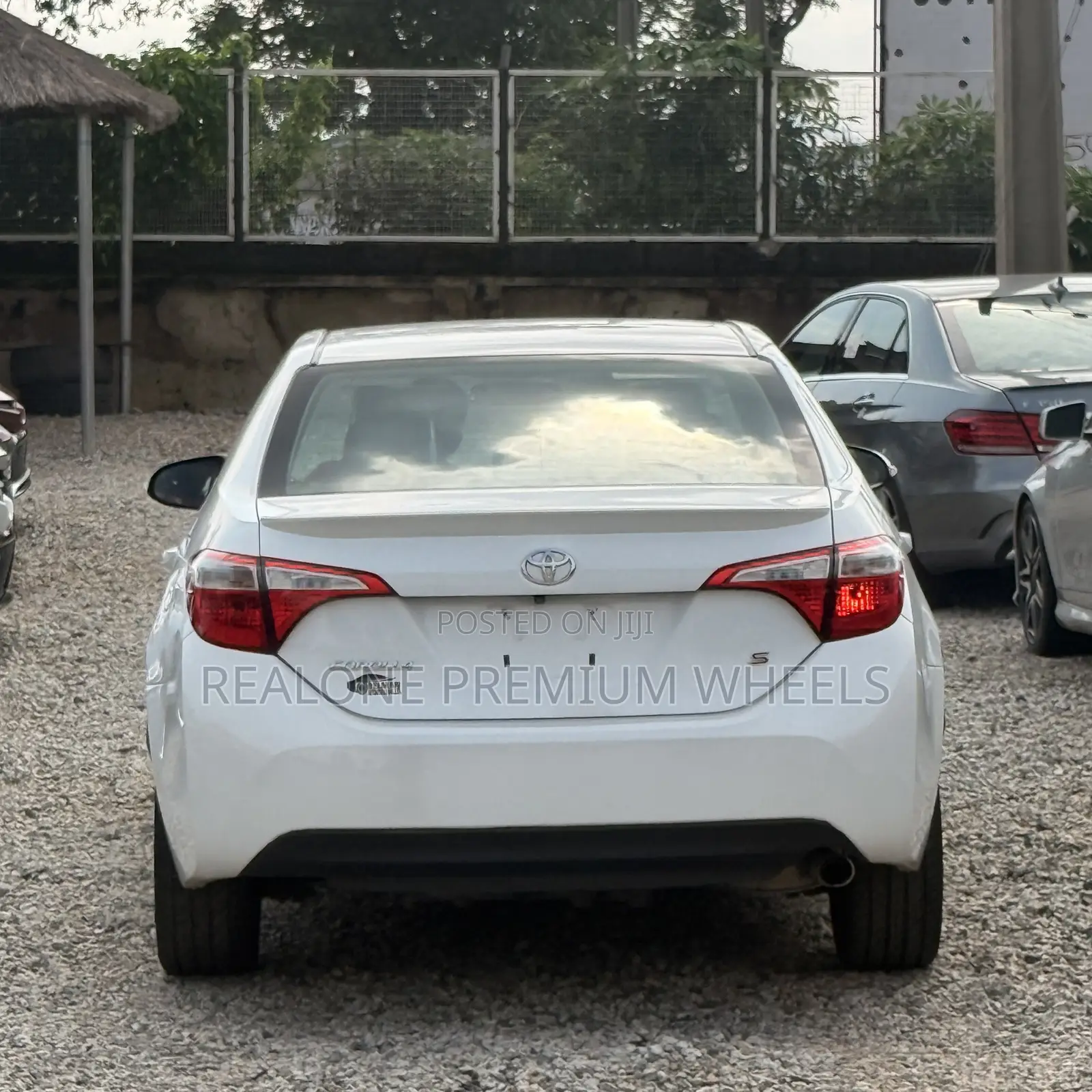Toyota Corolla S 4dr Sedan (1.8L 4cyl CVT) 2016 White