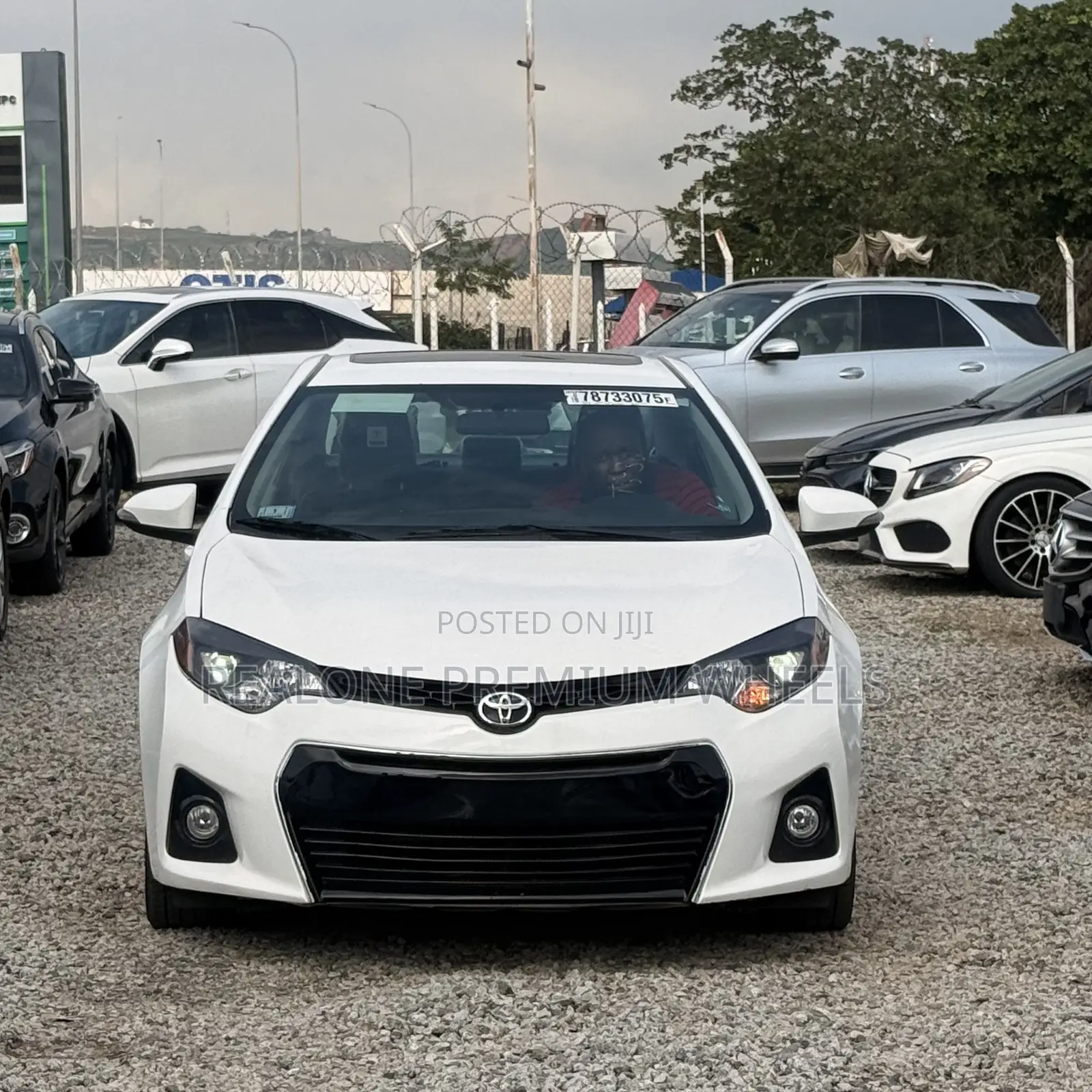 Toyota Corolla S 4dr Sedan (1.8L 4cyl CVT) 2016 White