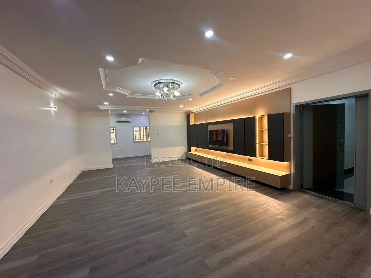 3bdrm Block of Flats in Wuye for rent