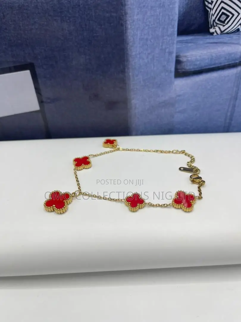 Van Cleef Women’s Luxury Bracelet – Available in Green and Red