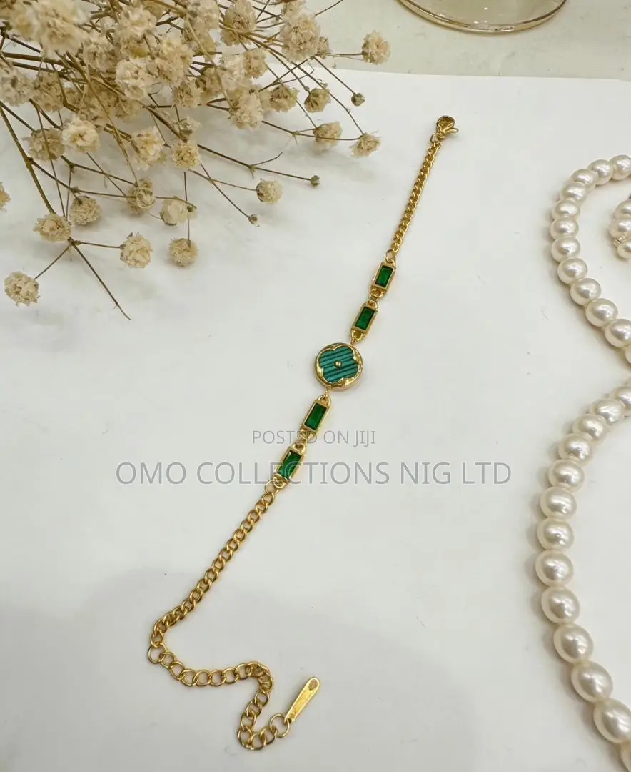 Ladies Gold Bracelet – Elegant Statement Bracelet for Ladies