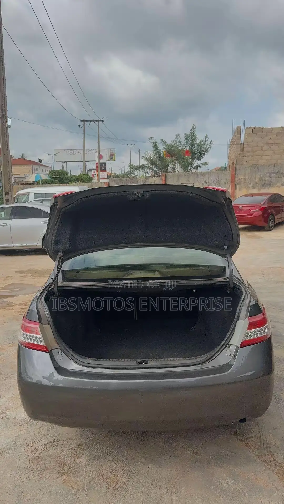 Toyota Camry LE 4dr Sedan (2.5L 4cyl 6A) 2011 Gray