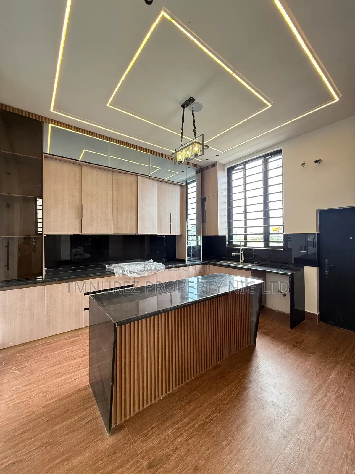 5bdrm Duplex in Sangotedo for sale