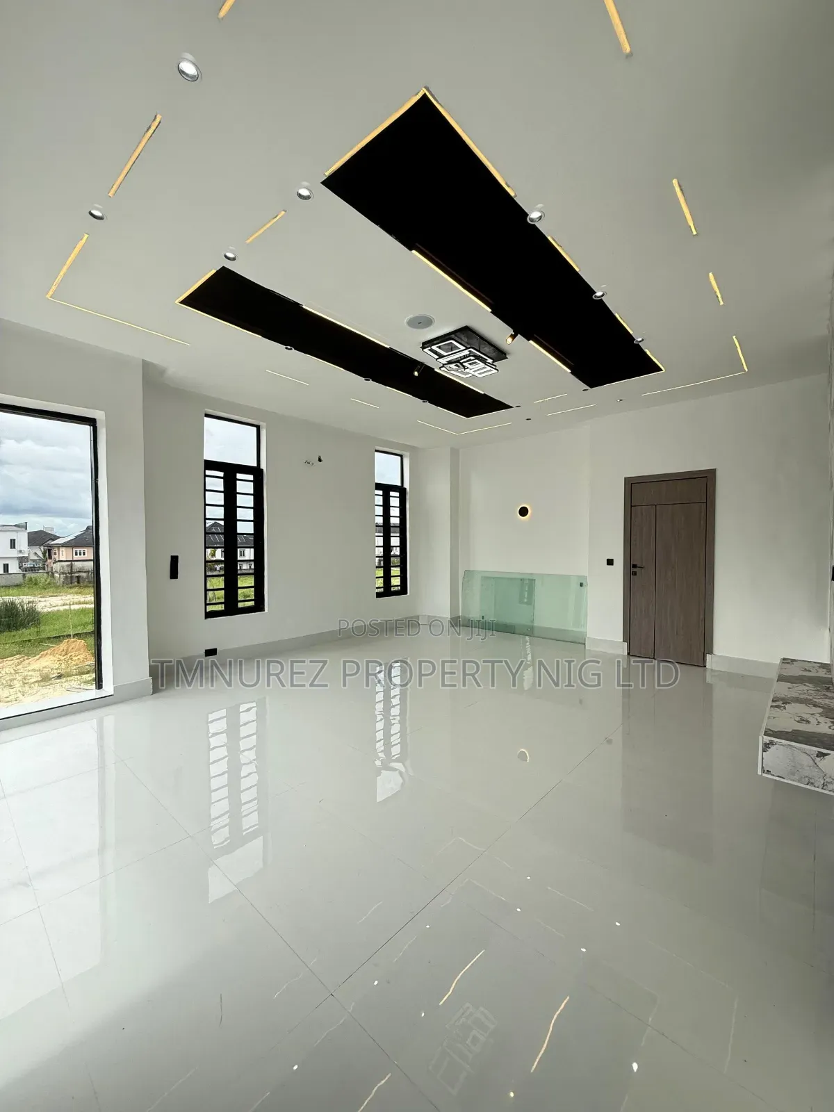 5bdrm Duplex in Sangotedo for sale