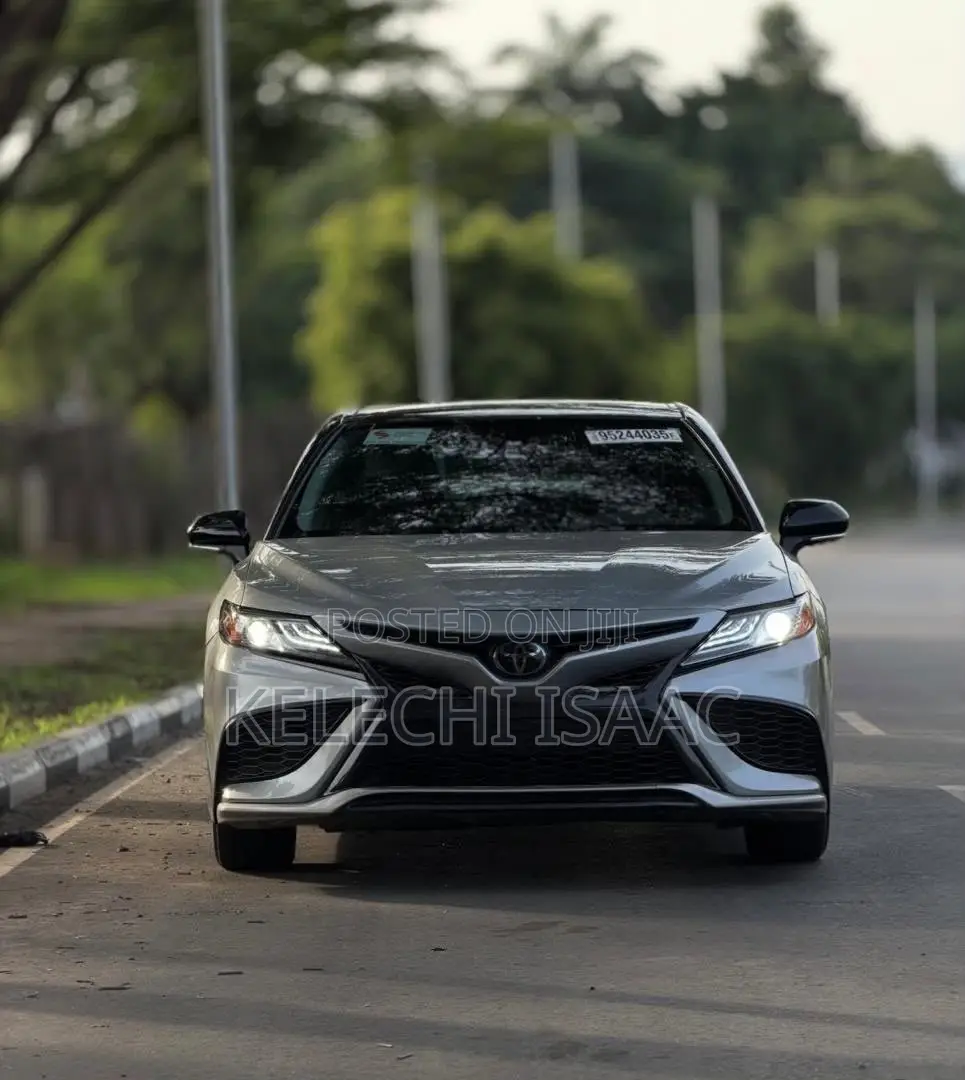 Toyota Camry XSE 2022 Silver