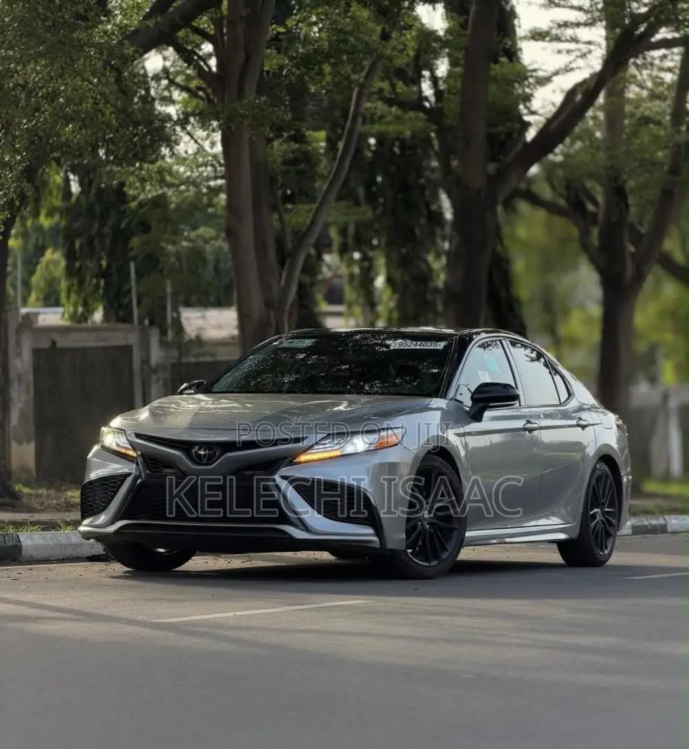 Toyota Camry XSE 2022 Silver