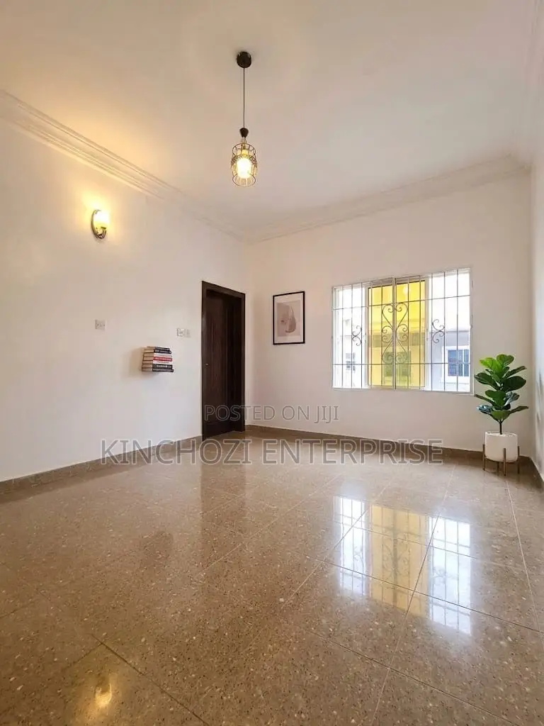 2bdrm Apartment in Lekki Enclave Estate for rent