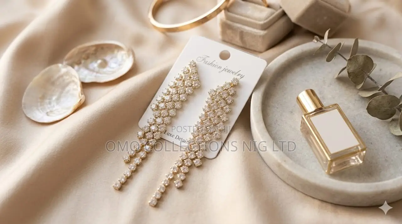 Classy Women’s Chandelier Crystal Drop Earrings – Sparkling Earrings