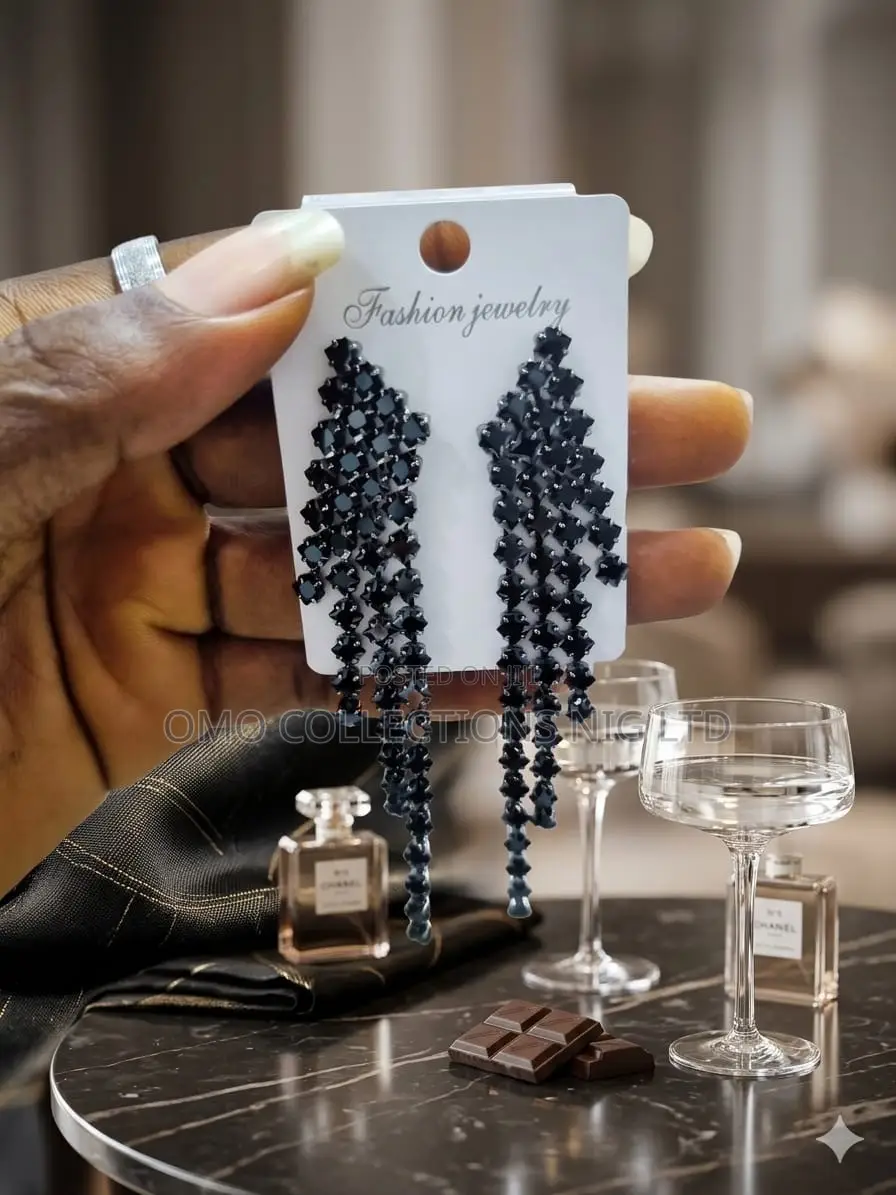 Classy Women’s Chandelier Crystal Drop Earrings – Sparkling Earrings