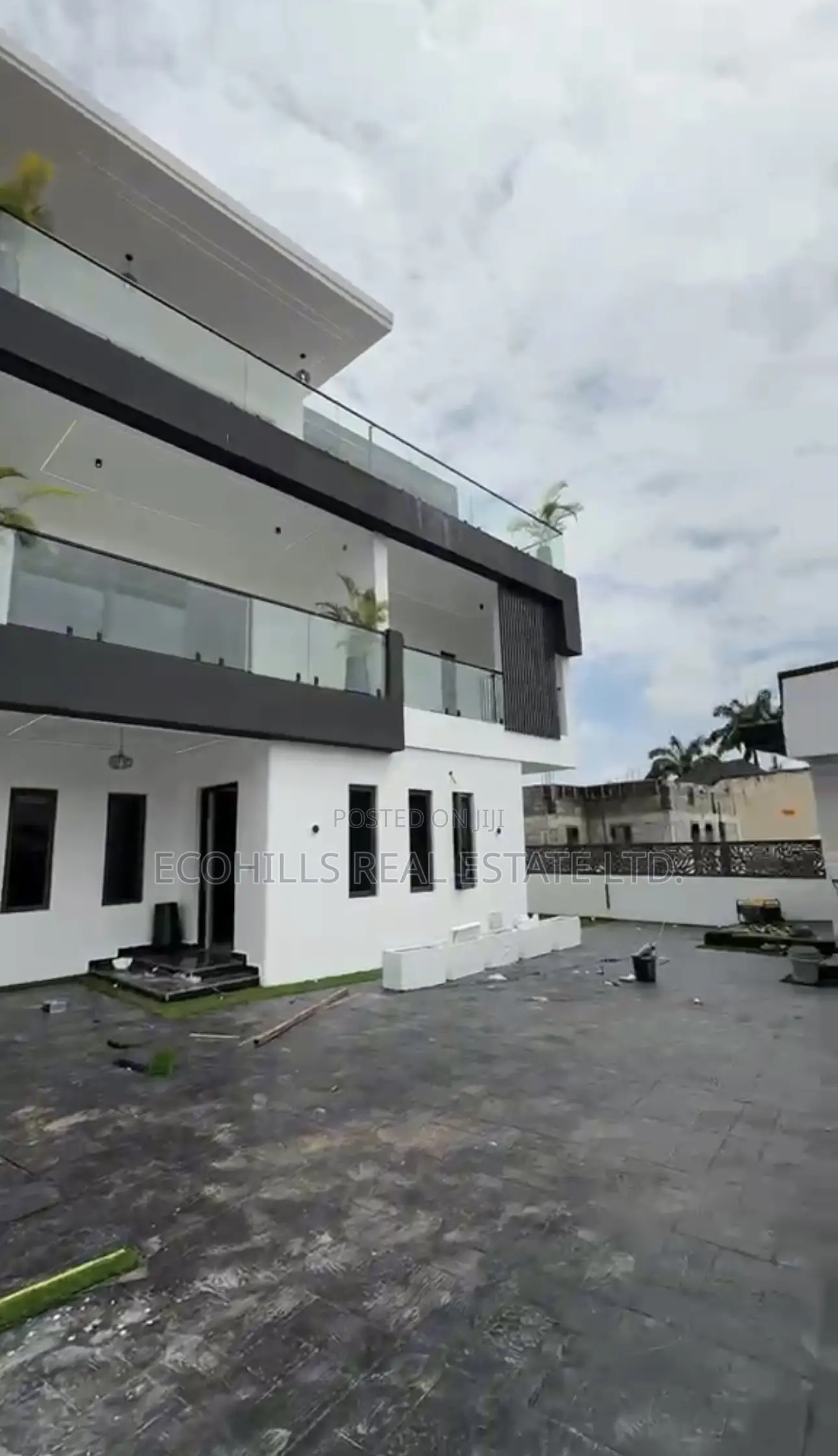 5bdrm Duplex in Gwarinpa for sale