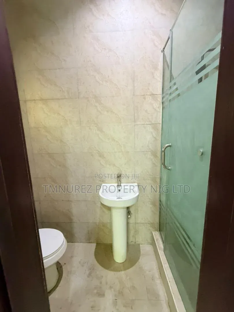 3bdrm Apartment in GRA Phase 1 for sale