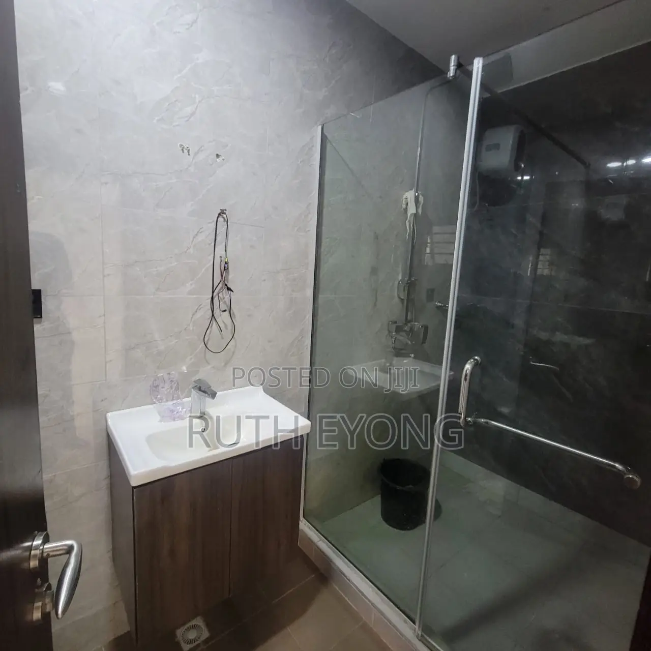 4bdrm Apartment in Spar Road, Ikate for rent