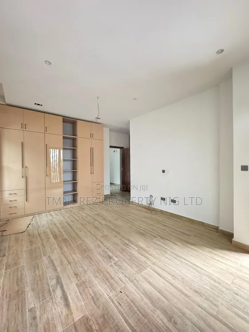 4bdrm Duplex in GRA Phase 1 for sale