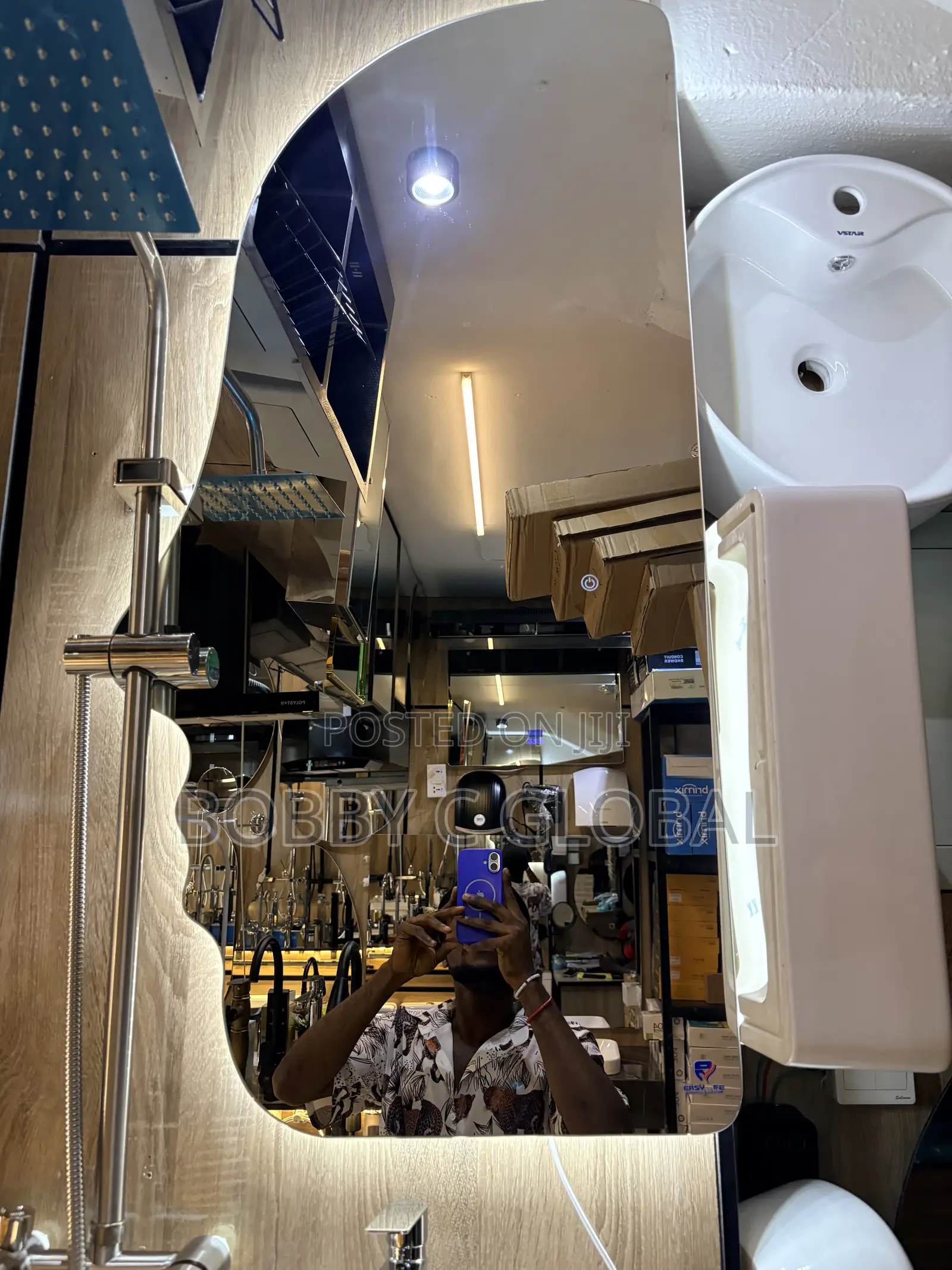 Luxury Head Shape Wall Mirrow With Led