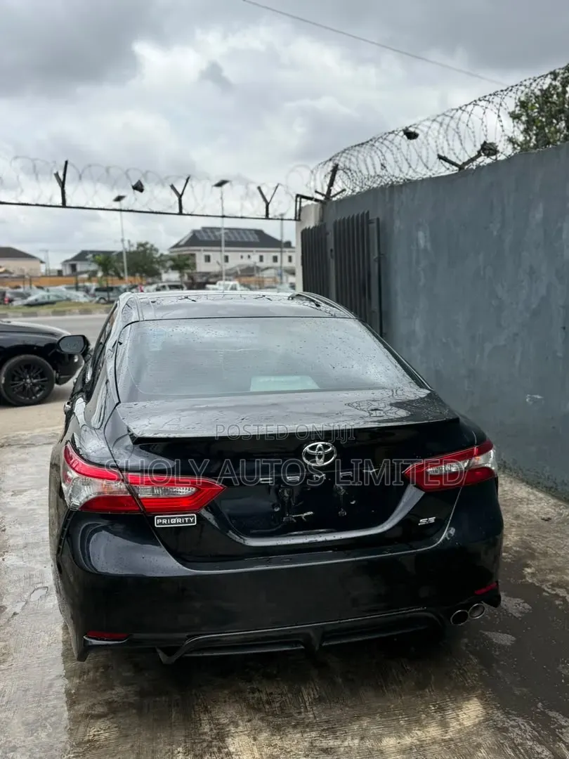 Toyota Camry 2018 Black