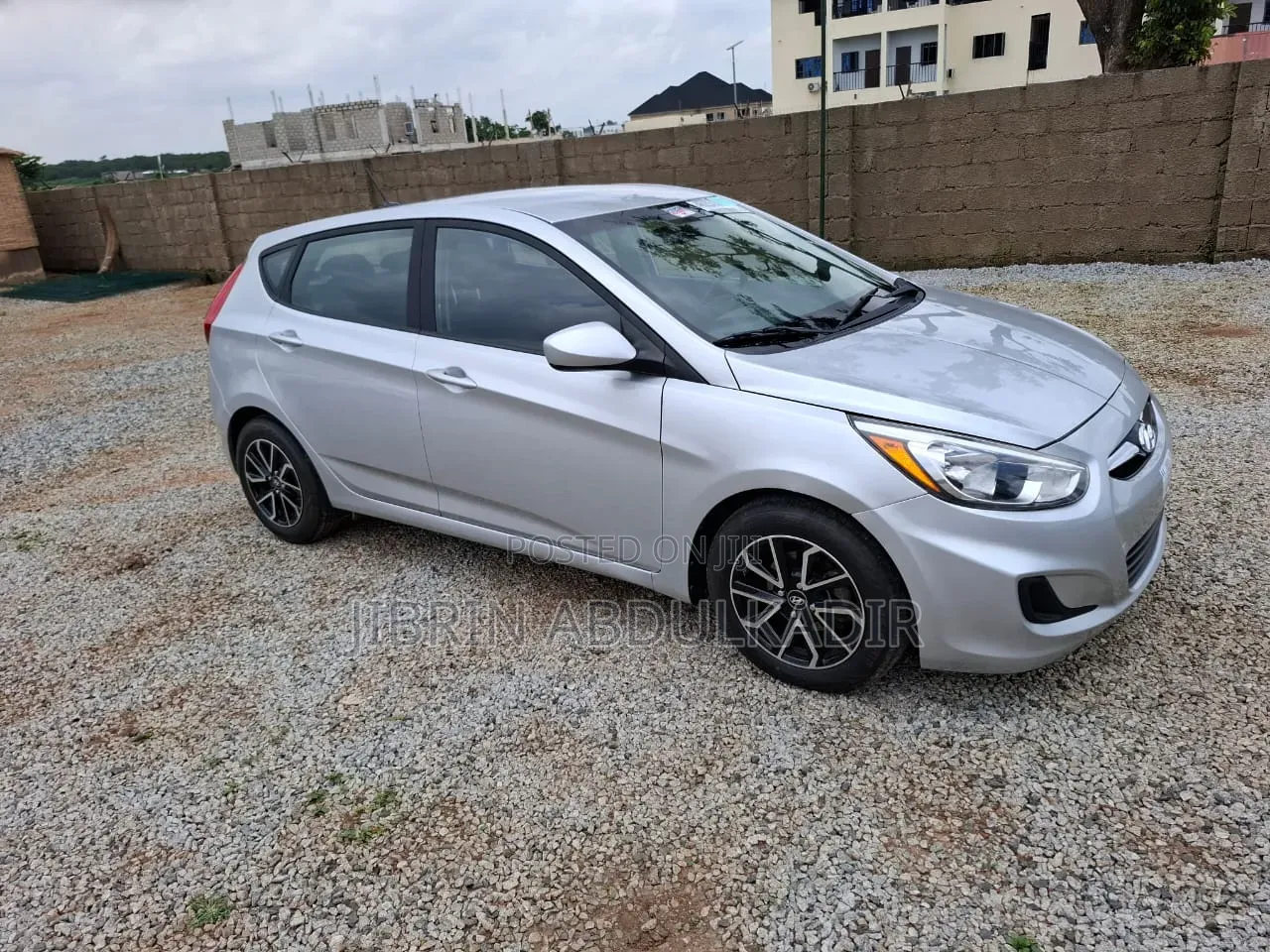 Hyundai Accent SE Hatchback 2017 Silver