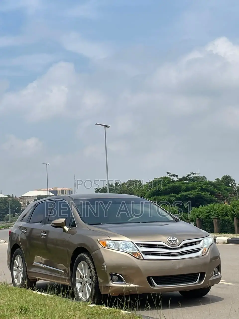 Toyota Venza LE 2011 Brown