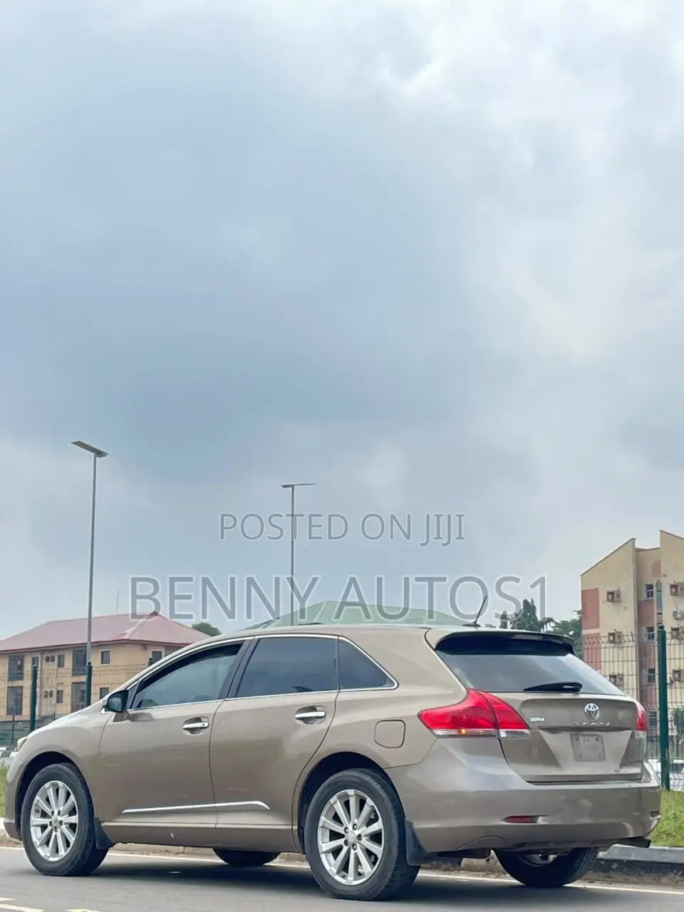 Toyota Venza LE 2011 Brown