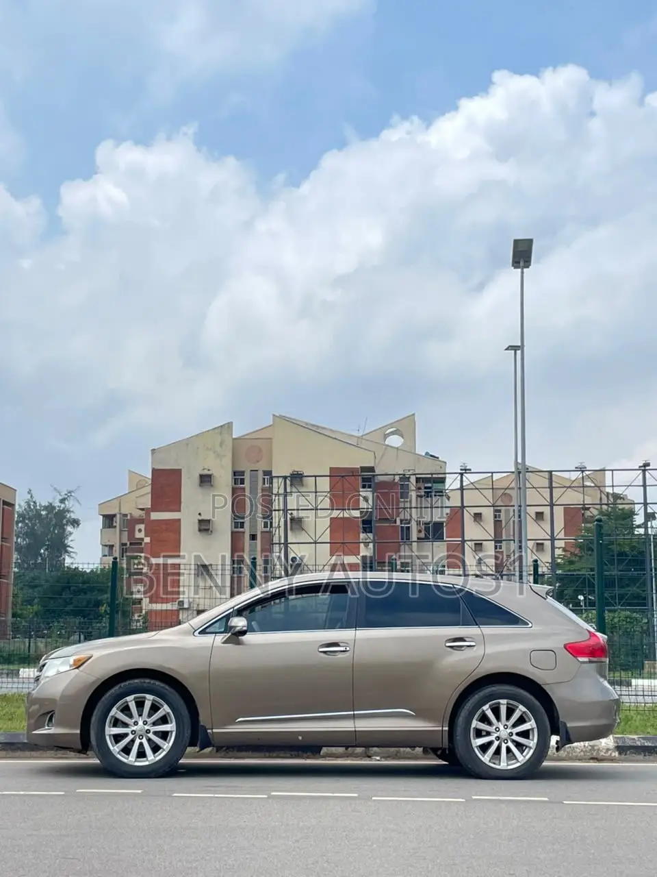 Toyota Venza LE 2011 Brown