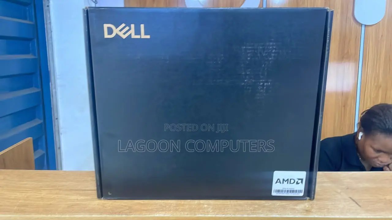 New Laptop Dell 16GB AMD Ryzen 5 SSD 512GB
