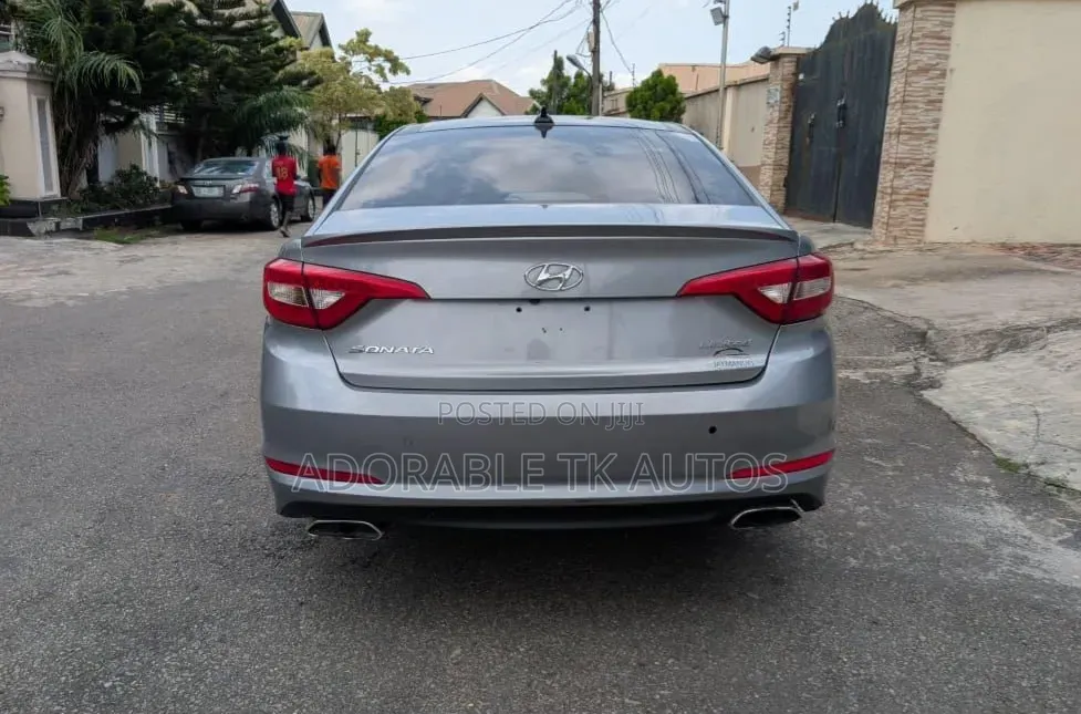 Hyundai Sonata Limited 4dr Sedan (2.4L 4cyl 6A) 2015 Gray