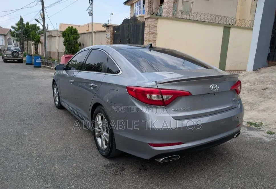 Hyundai Sonata Limited 4dr Sedan (2.4L 4cyl 6A) 2015 Gray
