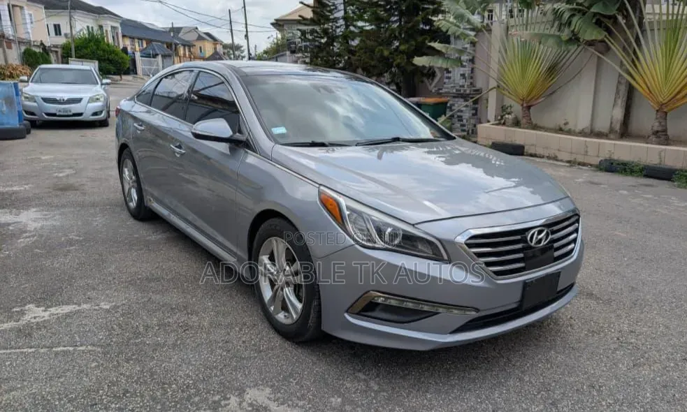 Hyundai Sonata Limited 4dr Sedan (2.4L 4cyl 6A) 2015 Gray