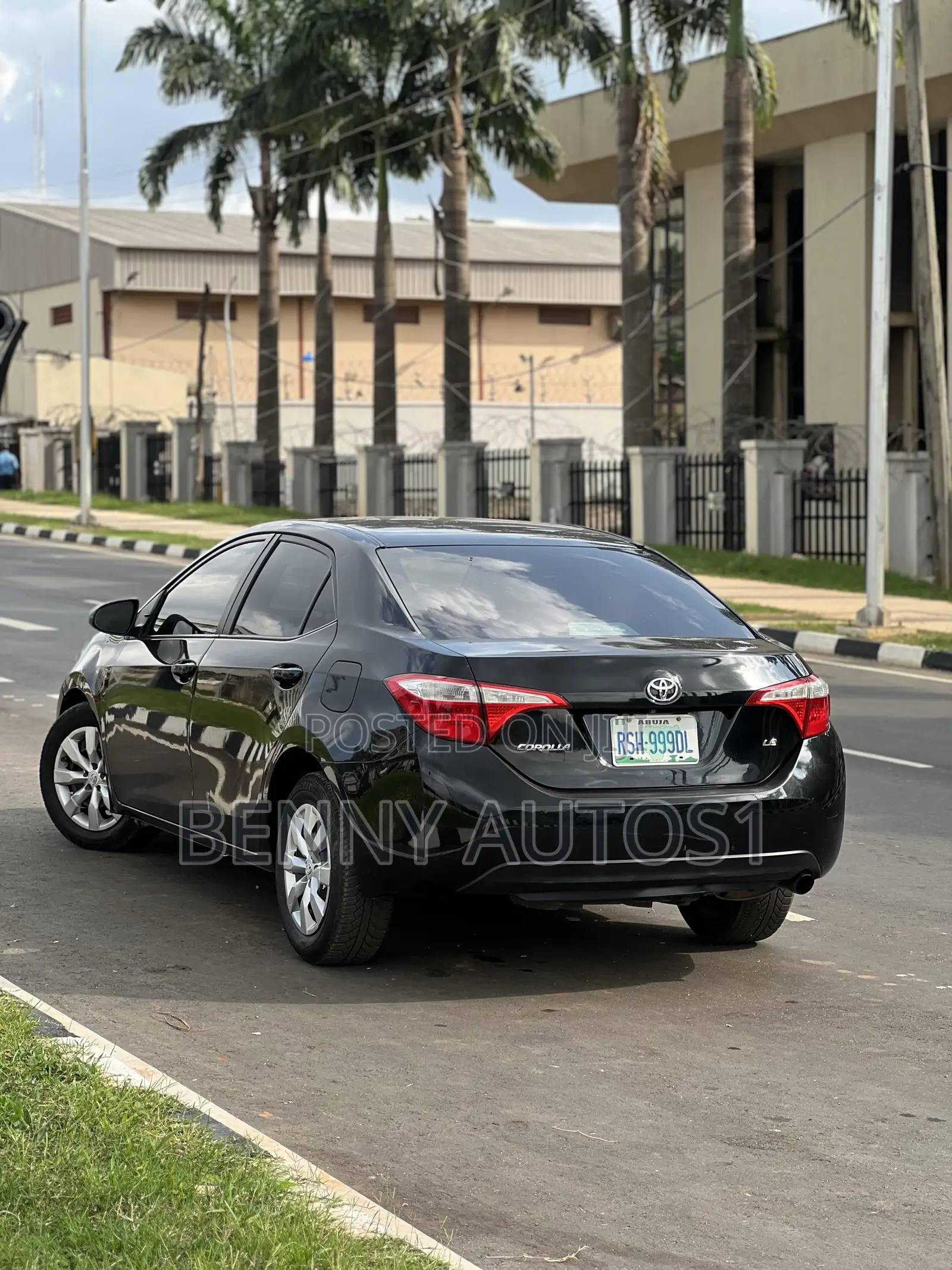 Toyota Corolla S 4dr Sedan (1.8L 4cyl CVT) 2016 Black