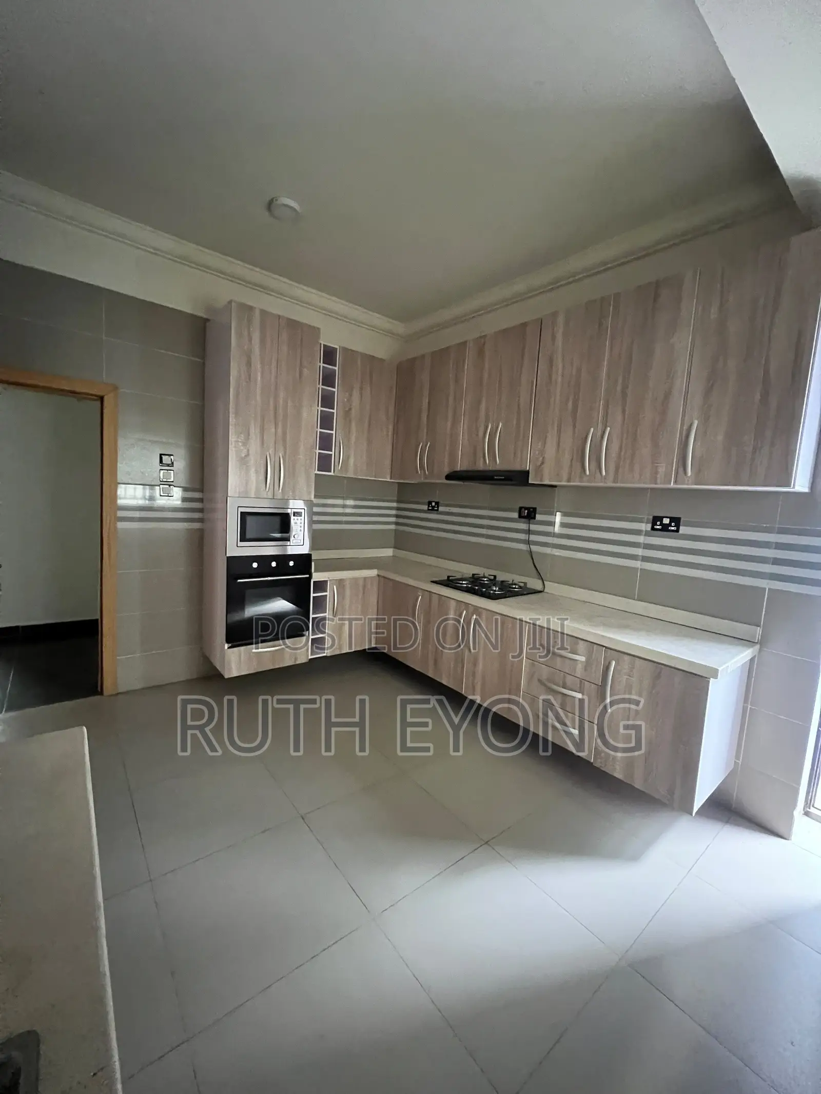 3bdrm Townhouse / Terrace in Lekki Right Lekki for rent