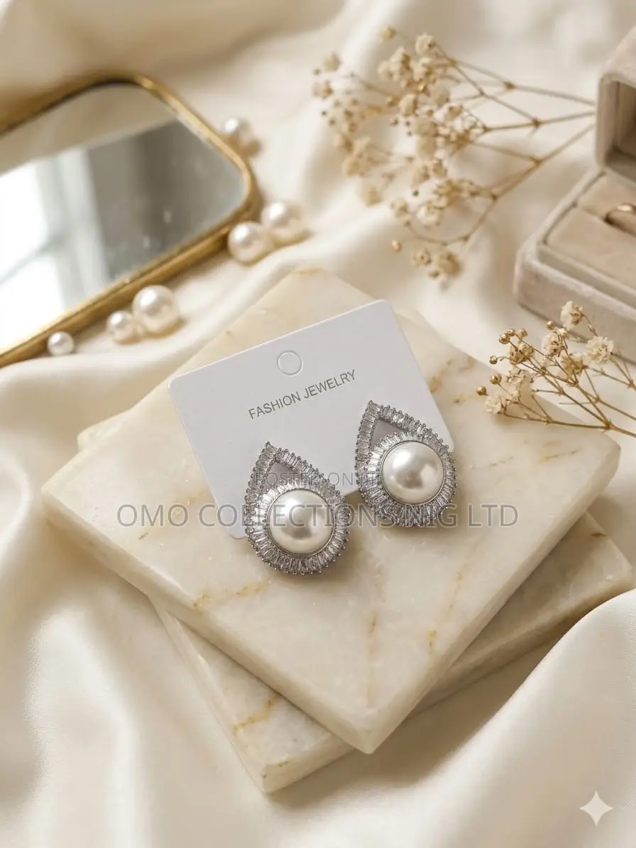 Elegant Crystal Bow Design Pearl Drop Earrings