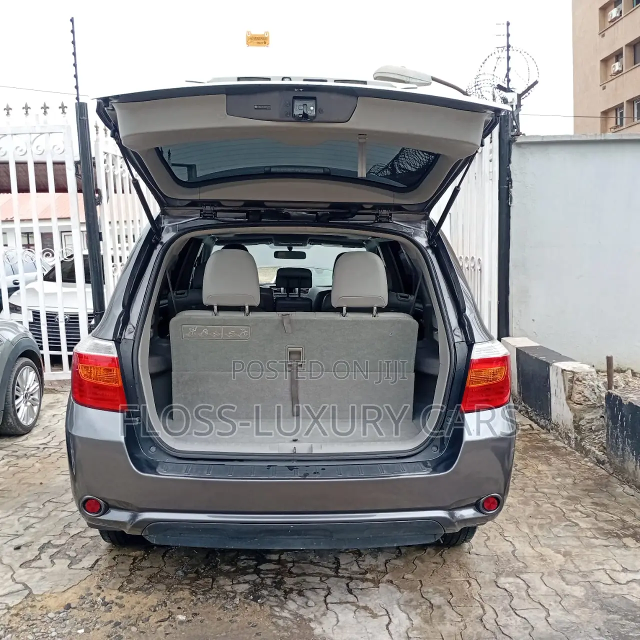 Toyota Highlander SE 2010 Gray