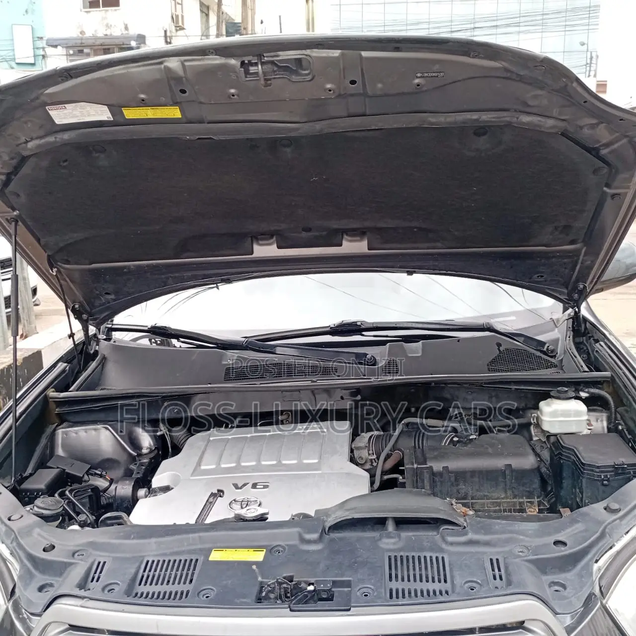 Toyota Highlander SE 2010 Gray