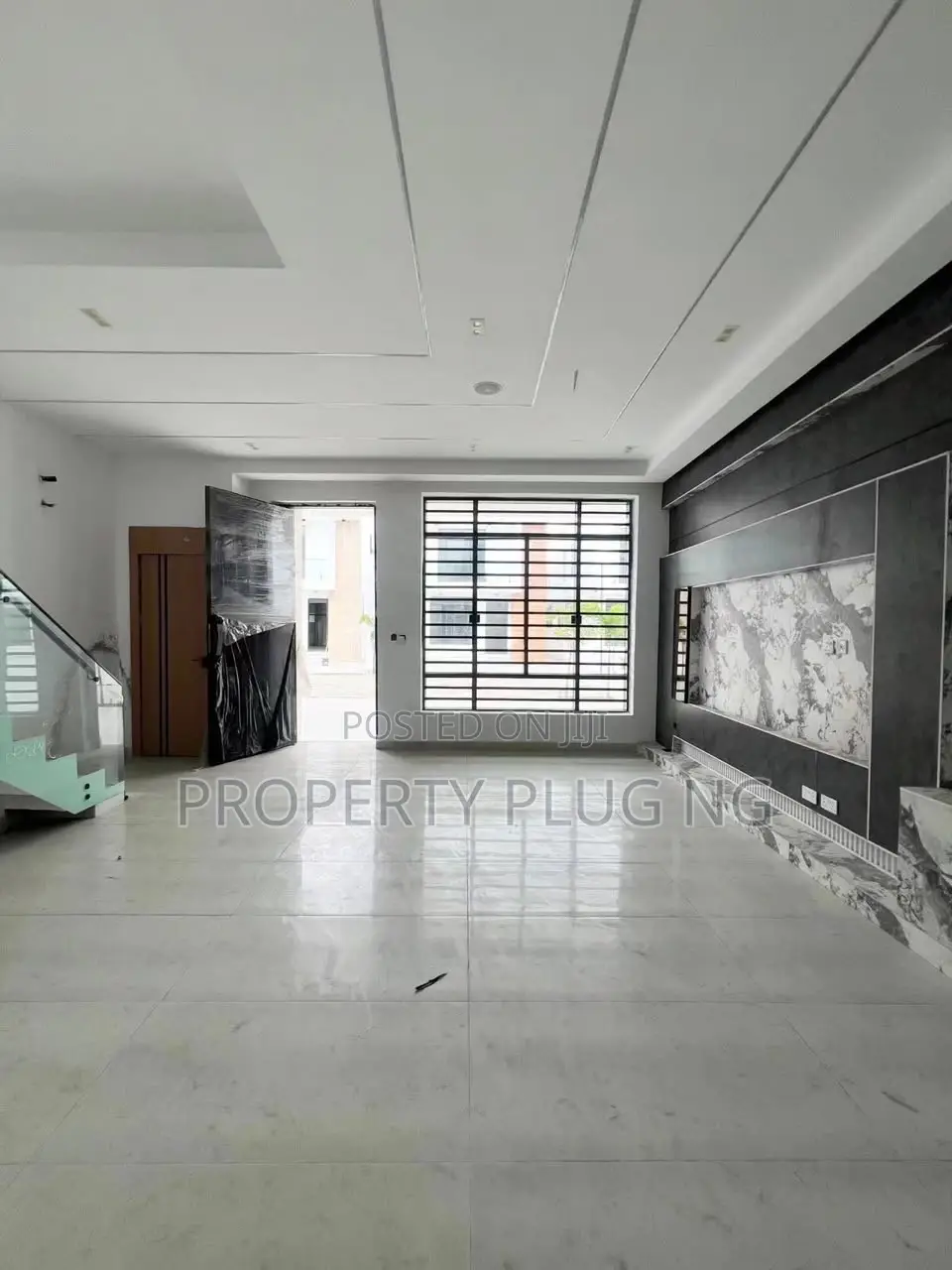 4bdrm Duplex in Orchid, Chevron for sale
